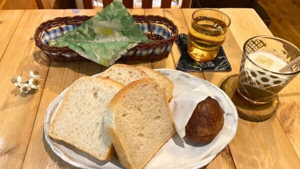 子連れも安心！パンとプレートランチが大人気の久喜の自然派カフェ「やさいcafeびーんず」