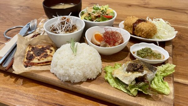 東鷲宮駅から車で3分！おしゃれカフェ「晴れのち晴れ」