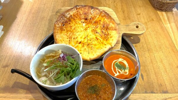 鷲宮でアジアンランチなら「CHITACHITA」！ナンもフォーも絶品